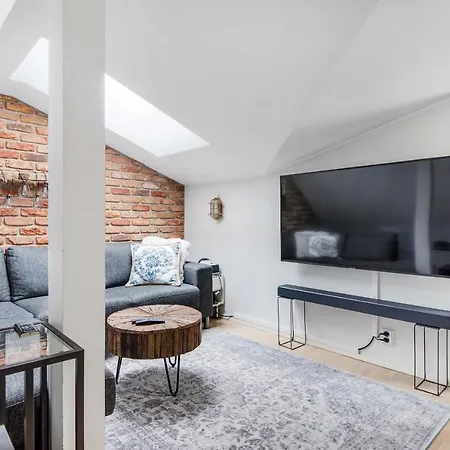 Wehost Stunning Penthouse In Kallio Διαμέρισμα *